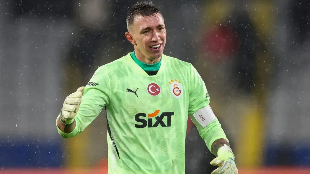 Fernando Muslera left Galatasaray to join Estudiantes de La Plata from Argentina. (Ahmad Mora/Getty Images)