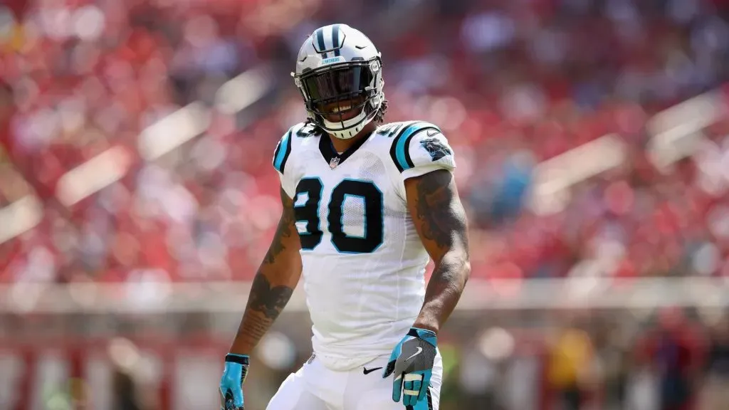 Julius Peppers #90 of the Carolina Panthers smiles during their game against the San Francisco 49ers in 2017. (Source: Ezra Shaw/Getty Images)