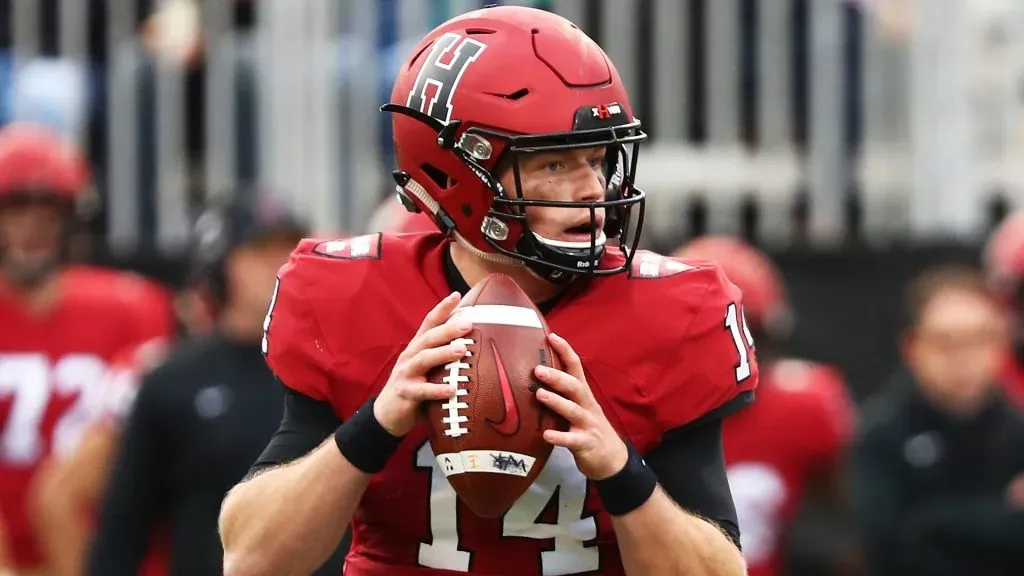 Tom Stewart #14 of the Harvard Crimson in 2018. (Source: Adam Glanzman/Getty Images)
