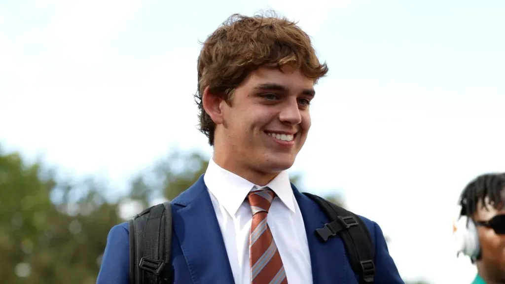 Arch Manning arriving at the stadium