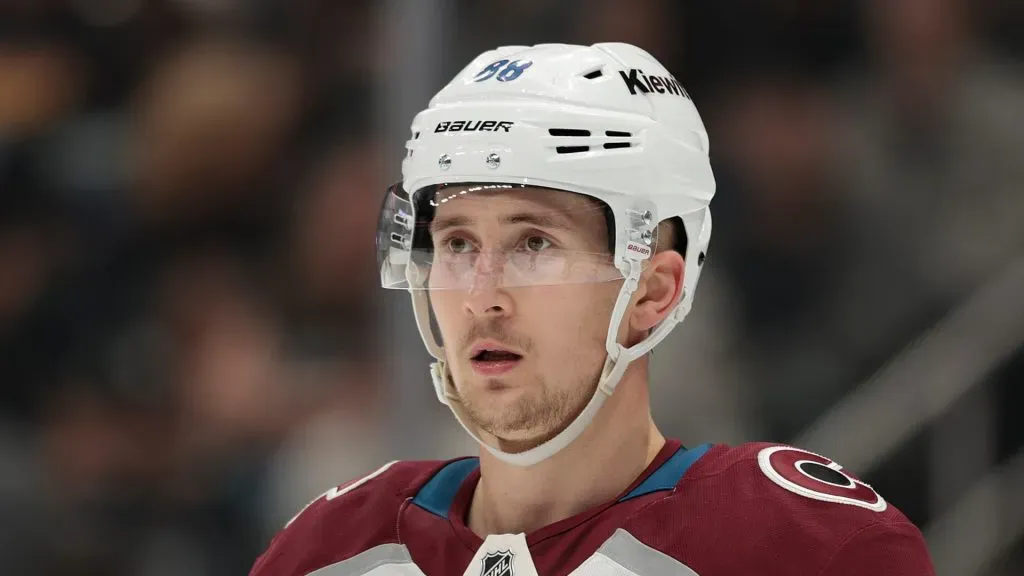 Martin Necas looking at the jumbotron