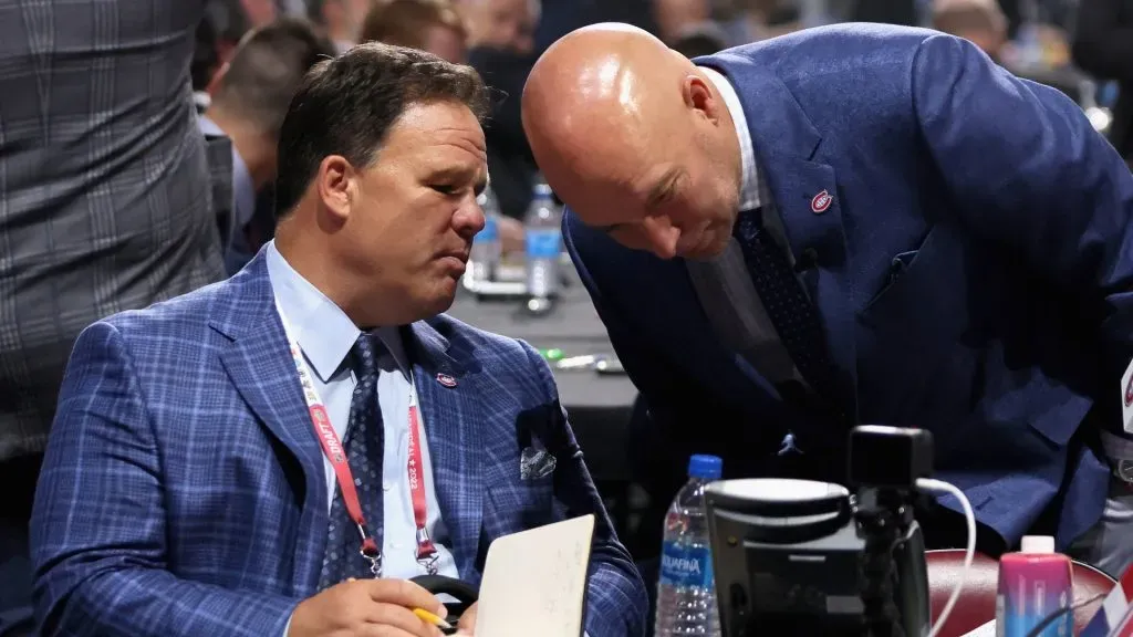 JefJeff Gorton and Kent Hughes discuss the Montreal Canadiens’ strategy. (Photo by Bruce Bennett/Getty Images)