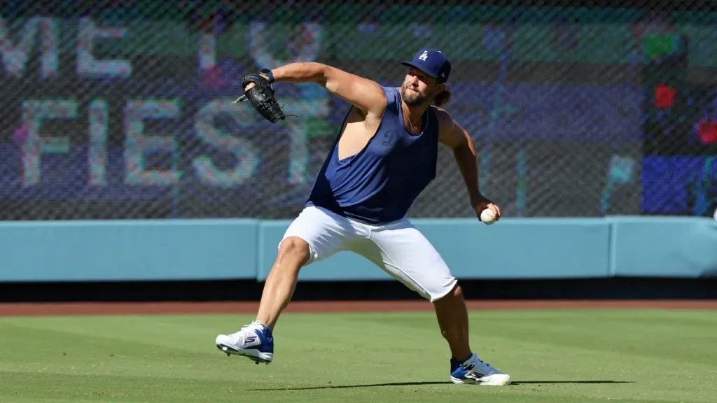 Clayton Kershaw warms up before a baseball game against the Giants on September 20, 2025 in Los Angeles. (Kevork Djansezian/Getty Images)