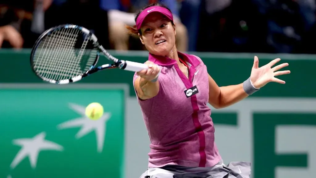 Li Na playing against Serena Williams in 2013. (Matthew Stockman/Getty Images)