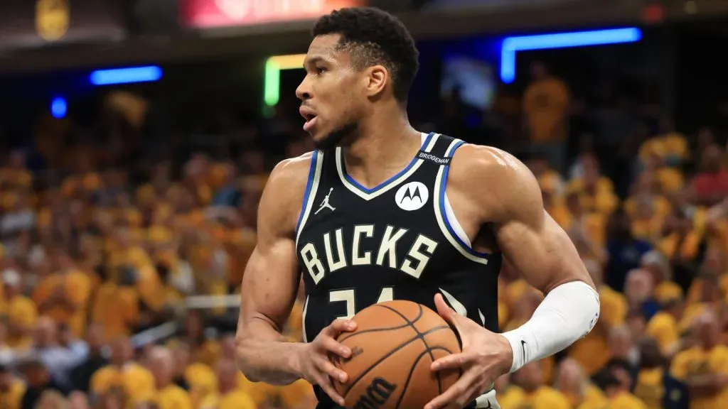 Giannis Antetokounmpo with the Bucks