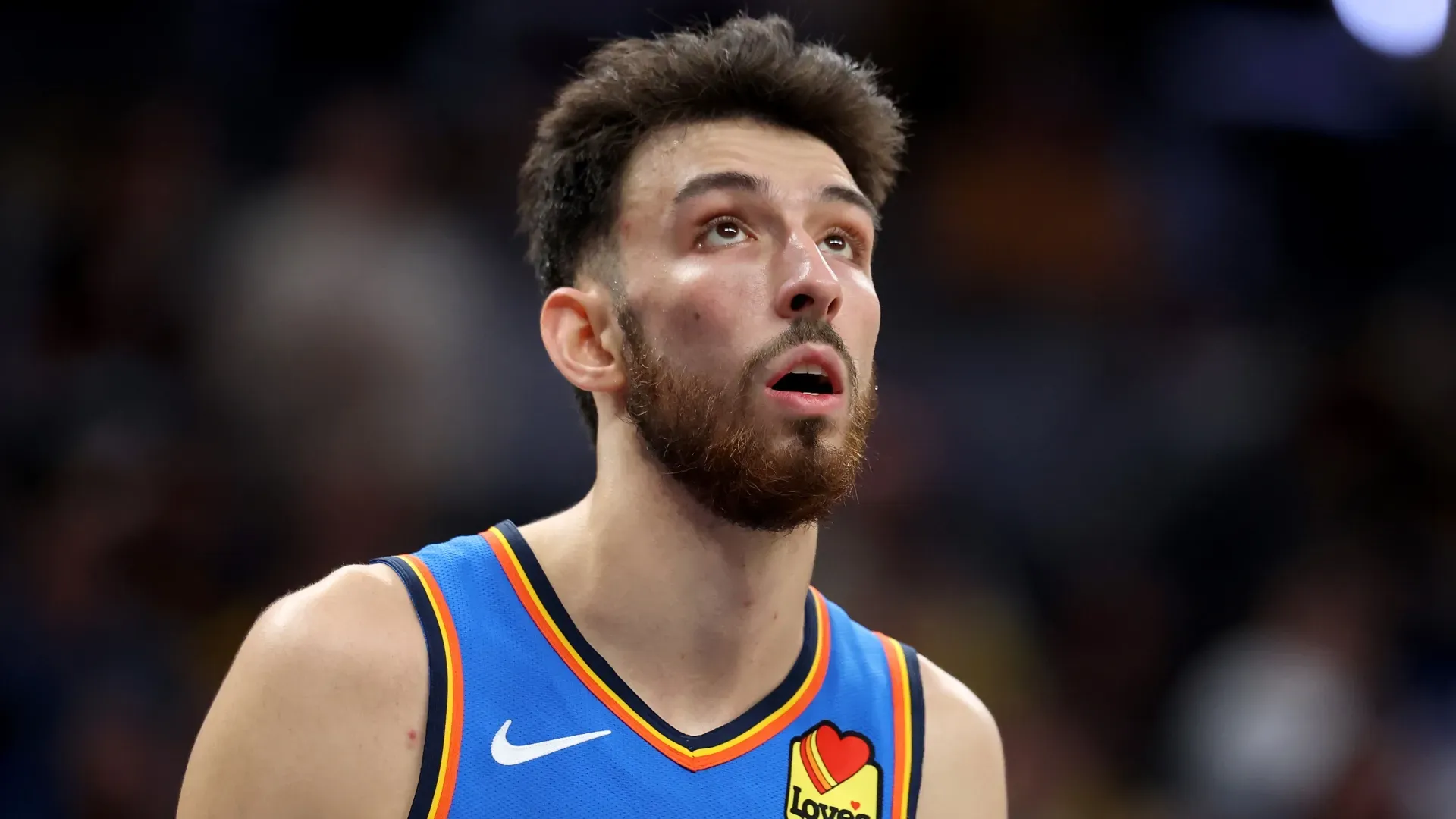 Chet Holmgren looks up