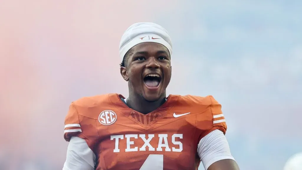 Jelani McDonald #4 of the Texas Longhorns