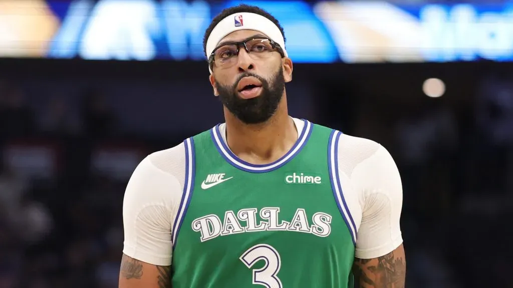 Anthony Davis during an NBA game