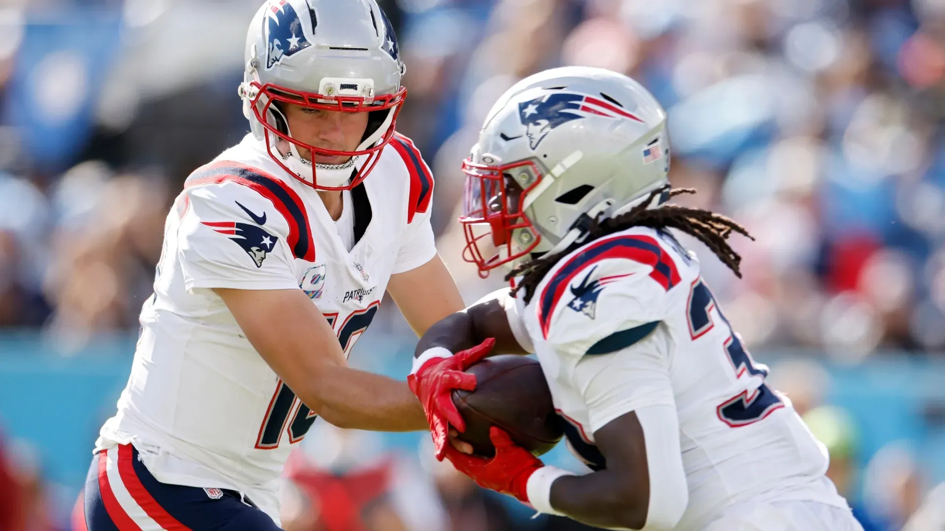 Drake Maye with Rhamondre Stevenson