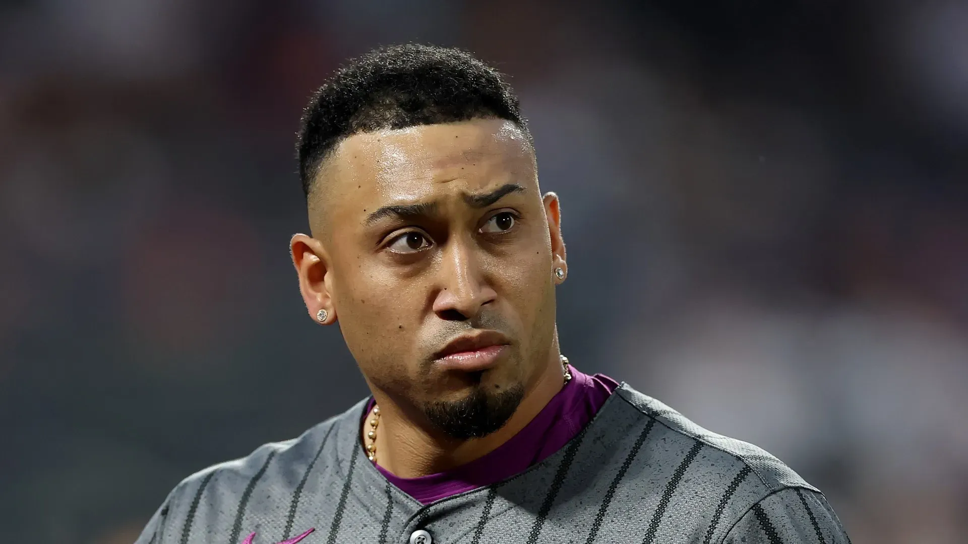 Edwin DĆaz walks to the dugout