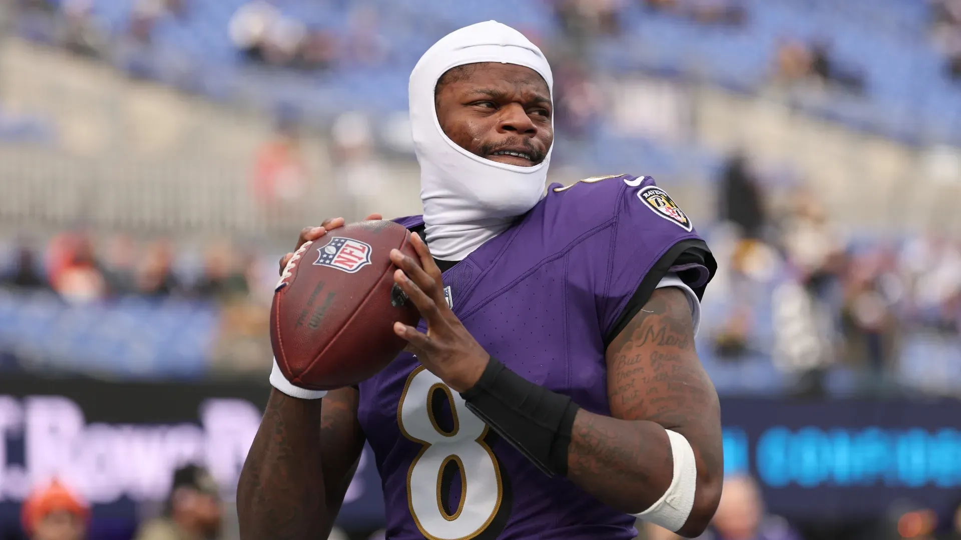 Lamar Jackson looking to pass