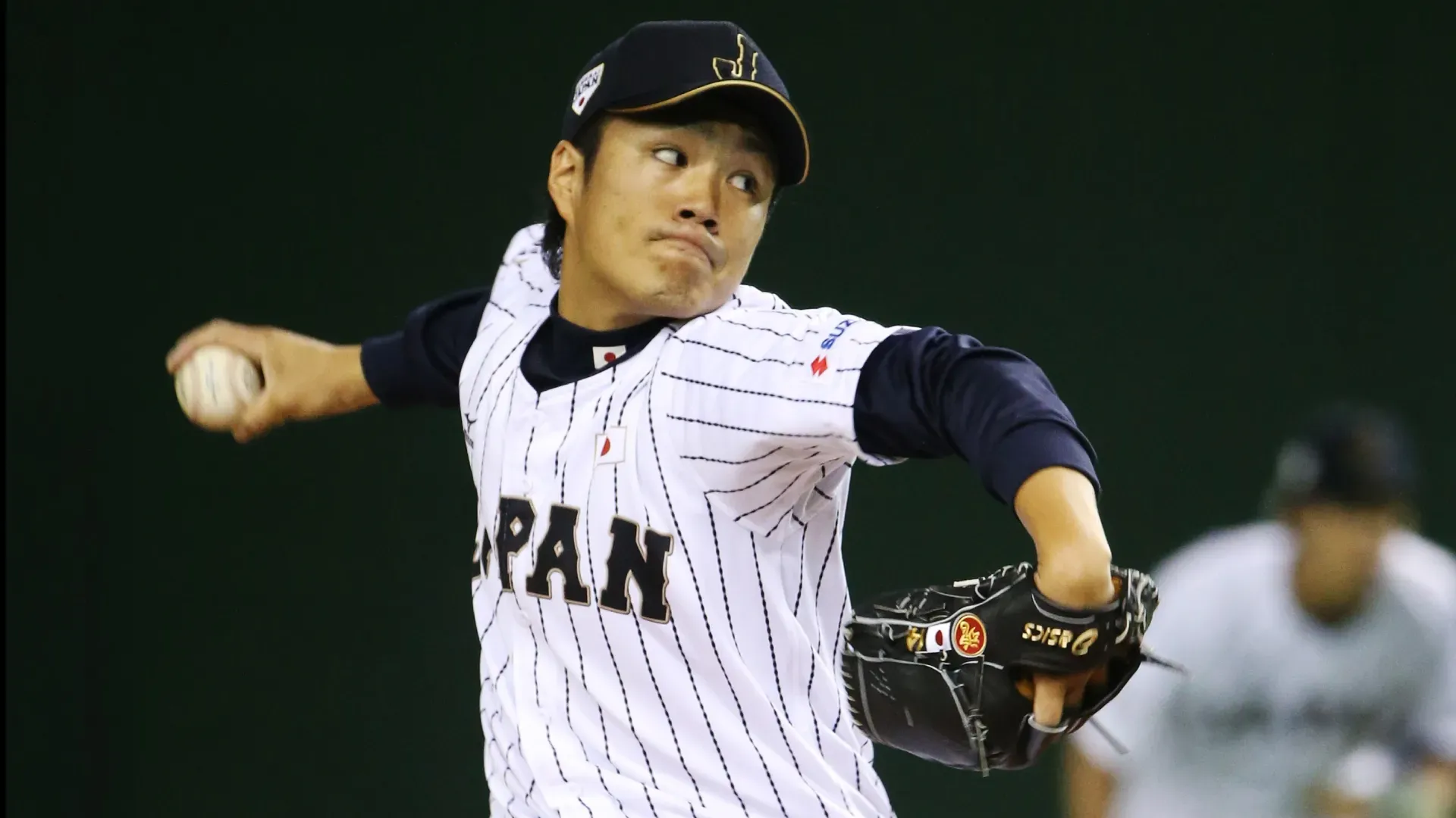 Takahiro Norimoto pitching