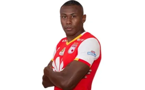 Aporte en ataque y defensa, el ‘Profe’ es un central completo (Foto: Santa Fe Oficial)