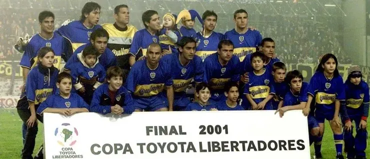 FINAL 2001. La formación titular del campeón de la Copa Libertadores 2001 en La Bombonera ante Cruz Azul.