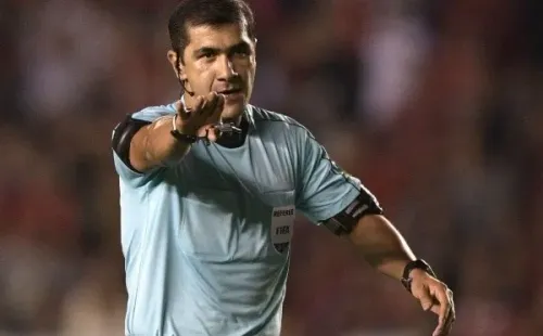 RODDY ZAMBRANO. El árbitro ecuatoriano fue el responsable de cobrar el penal ante Boca.
