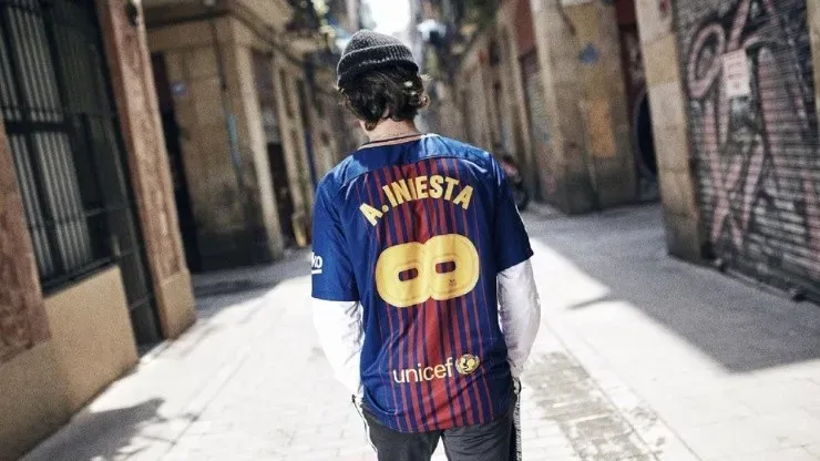 La camiseta que el Barcelona puso a la venta para homenajear al Cerebro