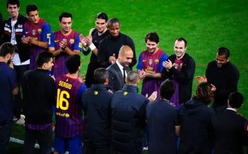 ADEU, PEP. Pasillo para Guardiola en su última temporada en Barcelona (Foto: Getty).