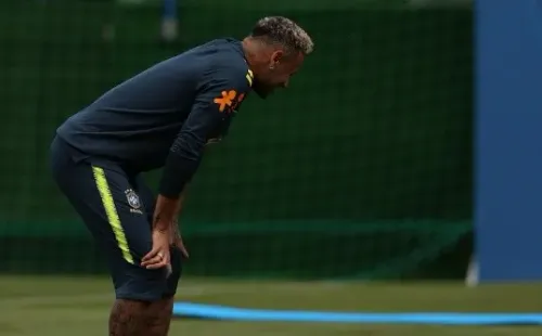 Foto de Neymar con la Selección Brasil.