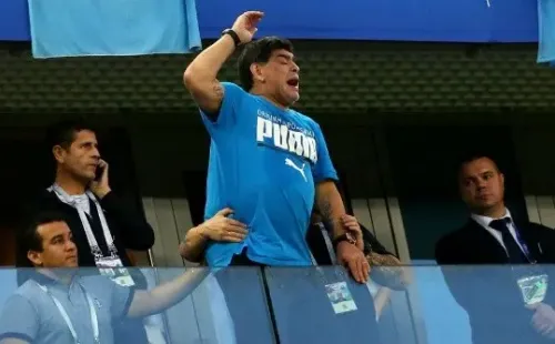 Diego Maradona alentando a la Selección Argentina.