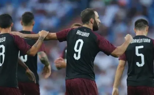 Gol de Gonzalo Higuain, jugador de Milan.