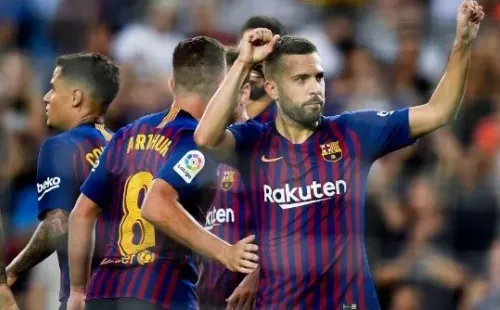 Jordi Alba celebra un tanto en Barcelona.