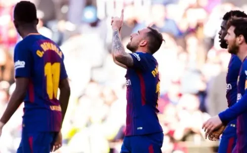 Paco Alcácer festeja en el Camp Nou con el Barcelona en la última temporada.