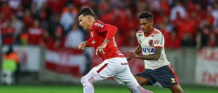 EN BRASIL. Víctor Cuesta es uno de los titulares del Inter (Foto: Getty).