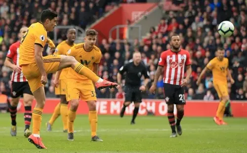 Raul Jiménez falló una chance clara para los Wolves. (getty)