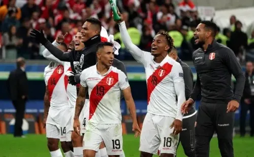 Perú venció a Chile y se metió en la final. (Getty)