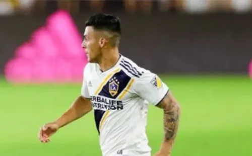 Cristian Pavón en su primer partido en Los Ángeles Galaxy.