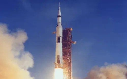 El Apolo 11, a la espera de hacer historia