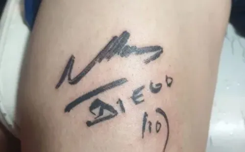 Así quedó la firma de Diego Maradona.