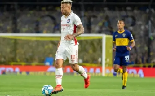 Damián Batallini enfrentando a Boca. (Foto: Argentinos Juniors).