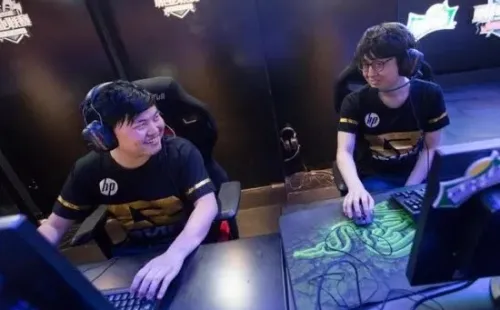 Uzi y Mata compartireron la botlane de RNG en 2016.