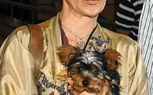 Leya, en brazos de Tami Mourinho, esposa del entrenador