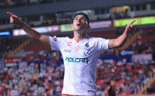 Salas festeja uno de sus tantos frente a Atlas.