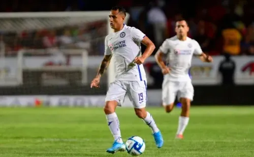 Yotuntraslada el balón en el partido frente a Vercruz por el Apertura 2019.