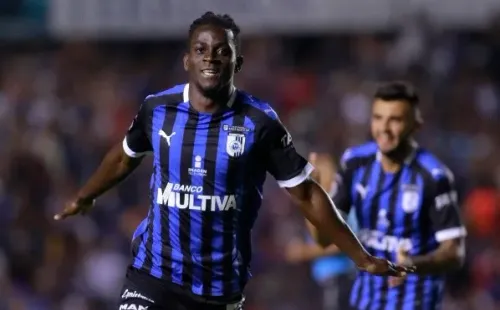 Que concrete la llegada de Aké Loba.