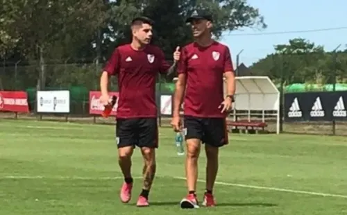 Andrade se entrena con un preparador físico. (Foto: Olé)