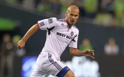 Jugó para Seattle Sounders y Chicago Fire en la MLS.