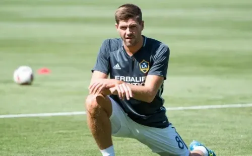 Estuvo dos años en la MLS jugando para Los Angeles Galaxy.