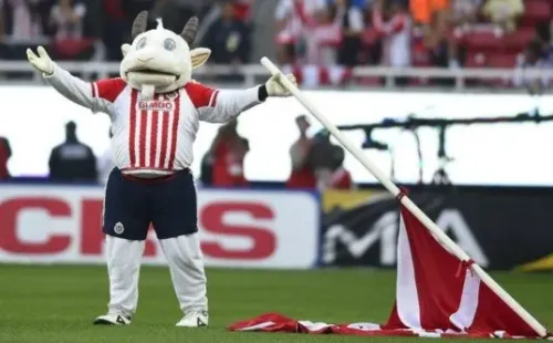 Chiva reapareció con su físico original (Foto @Mangadelmuerto).