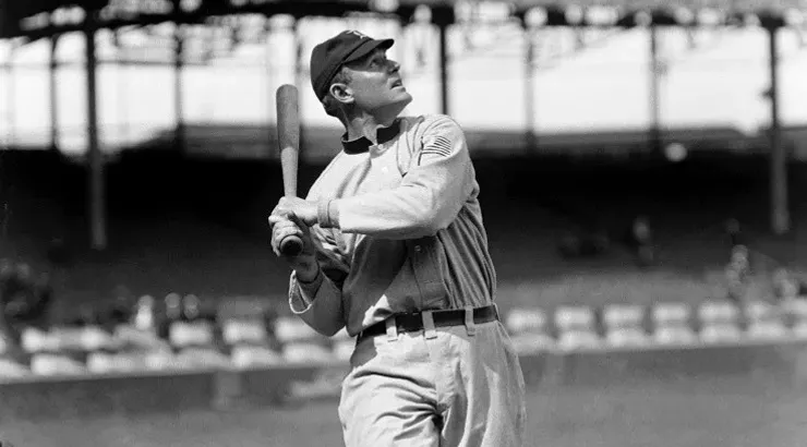 Jugó para los Cincinnati Reds y los Detroit Tigers.