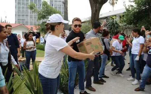 En 2017 Canelo ayudó al poblado deQuechultenango.
