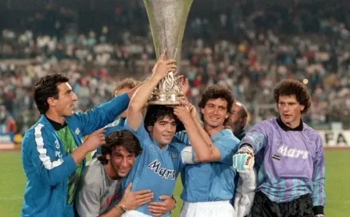 Diego Armando Maradona, un ícono de Napoli. (Foto: Getty)