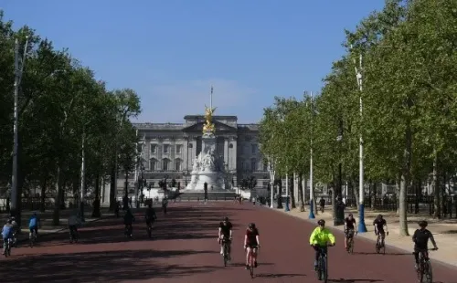 Otra postal de Inglaterra en cuarentena. (Foto: Getty)