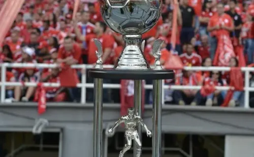 Trofeo de la Dimayor que se le entrega al campeón del FPC.