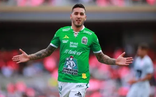 Felicidad hasta ahí: Sosa le convirtió a Pumas con la playera de León.