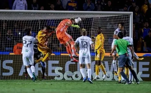 Su última locura: el gol de Nahuel Guzmán a Alianza, por la Concachampions.