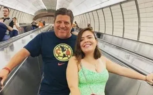 El Piojo junto a su hija, otra víctima de violencia de género.